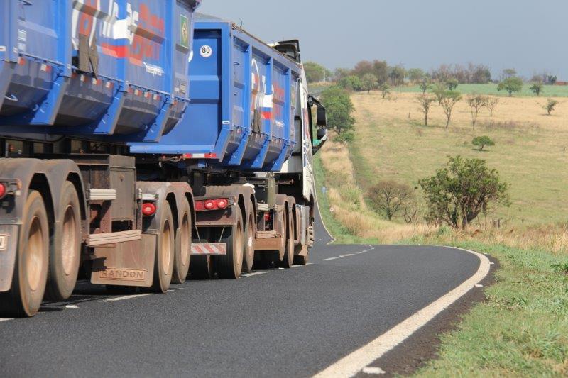 DER-MG publica Portaria que restringe tráfego de veículos pesados durante os feriados de 2025